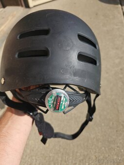 Prilba na kolobezku mtb a ine - 6