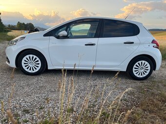 Peugeot 208 - 6