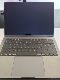 MacBook Pro 14" M4 / 512GB / 16GB RAM / SK / Vesmírne čiern - 6