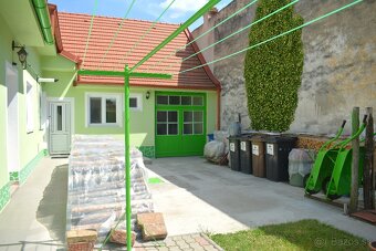 PRIESTRANNÝ A ZREKONŠTRUOVANÝ 6-IZBOVÝ DOM V CENTRE MESTA, P - 6