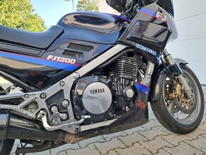 Yamaha FJ 1200 - 6