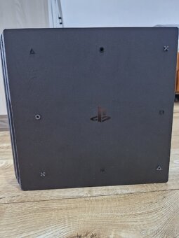 Playstation 4 - 6