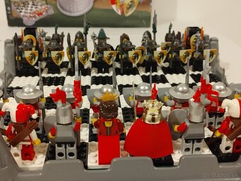 LEGO 853373 Kingdoms Chess Set - 6
