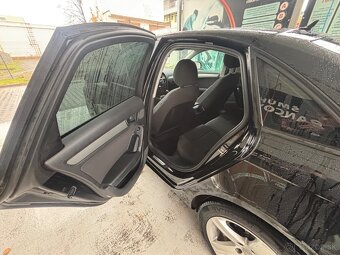 AUDI A4 B8 sedan 2.0 TDi - 6