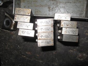 závitnice, závitové nože sady, stojan  Pionier - 6