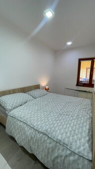 NA PRENÁJOM: Menší 2 izbový byt priamo v centre mesta na Pe - 6