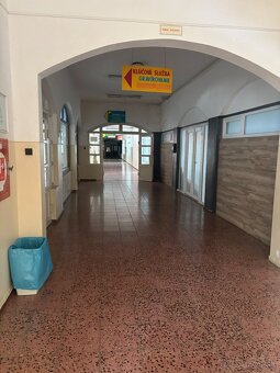 Predaj obchodného priestoru v tržnici Komárno - 6