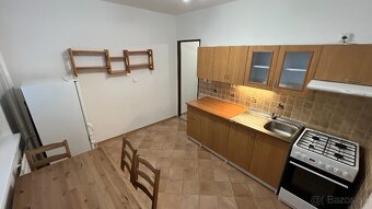 Prenájom 2-izbového bytu – Levice, centrum - 6