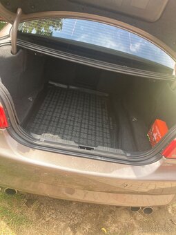 BMW E60 520i manuál - 6
