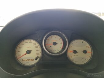 Toyota RAV4 2.0 D-4D, r.v. 2002 - 6