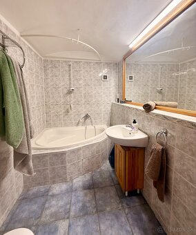 NA PREDAJ: 1- izbový byt v centre mesta Levoča - 53 m2 - 6