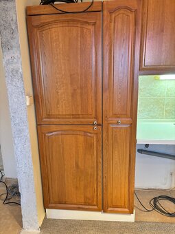 Kuchynská linka z masívu so spotrebičmi - 6