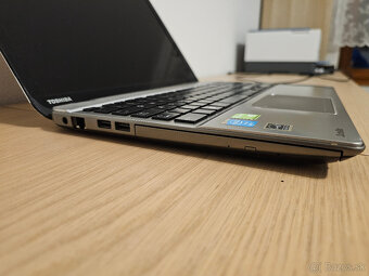 Notebook TOSHIBA, intel i7, 12GB RAM, GeForce 2GB, 1TB SSD - 6