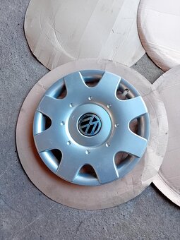 Puklice/okrasné kryty kolies - 6