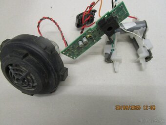 PREDAM MOTOR + BATERIE NA VYSAVAC ELECTROLUX  ZA 15€ - 6