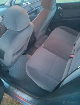 Peugeot 407 - 6
