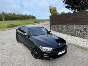 BMW 520xd / M-packet / G30 / 4x4 / BLACK - 6