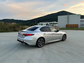 Alfa Romeo Giulia - 6