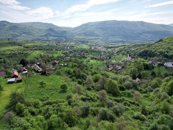 NOMA | Unikátny pozemok 21.000m2 a rodinný DOM v malebnom pr - 6