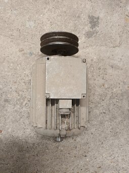 Elektromotor 2,2 KW. 2860 ot/min - 6