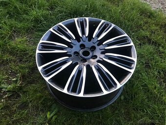 Elektróny Range Rover 275/40 r22 - 6