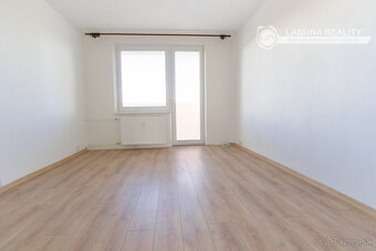 Byt 3+1 (72 m2) s loggiou, ul. Javorová sídl. Tarča SNV - 6
