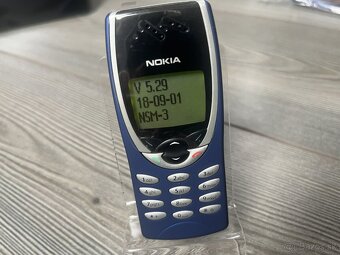 .:  Nokia 8210 - original Modra + Červená - 6