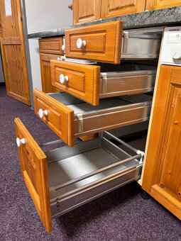 Kuchyňská linka masiv borovice - 6