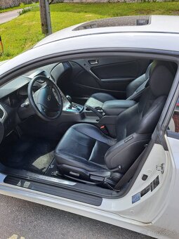 Hyundai Genesis cupe - 6