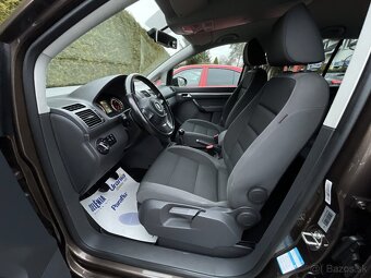 VW TOURAN Benzín - 6