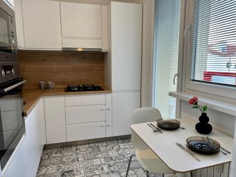 Útulný 2-izbový byt s loggiou v tichej lokalite blízko lesa - 6