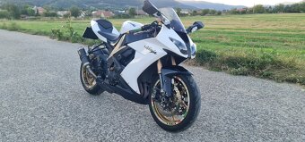 Kawasaki ZX10R - 6