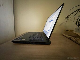 LENOVO Legion Pro 5 16IRX8 - 6