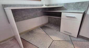 Predám písací rohový stôl - 6