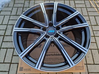 AEZ Montreal 8,5x20 5x112 black polished - 6