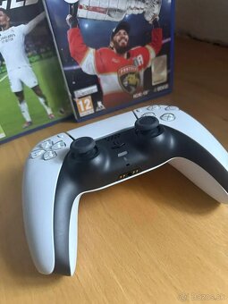 PlayStation 5 Slim + 2 ovládače + 5 hry - 6