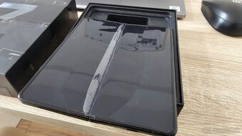 Rozbitý Samsung Galaxy Z Fold 3 na diely - 6