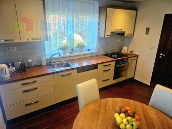 RODINNÝ DOM - PODLUŽANY - 4 IZBOVÝ -148 M2 NA POZEMKU 1049 M - 6