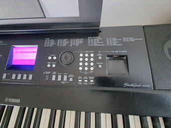 Yamaha DGX 650 - 6