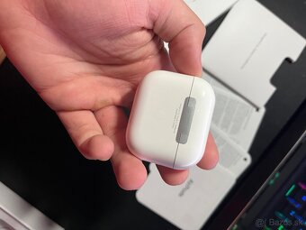 AirPods pro 3 - 6