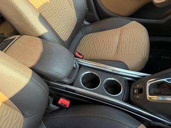 Predám Opel Zafira Tourer 2.0 CDTI 170k Cosmo AT6 - 6