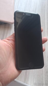 iPhone SE 2022 - 6