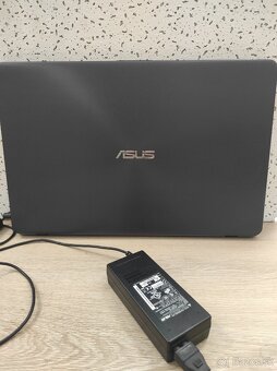 Asus vivobook 17 - 6