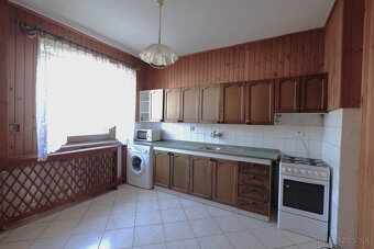 Rodinný dom vhodný na podnikanie  4 km od Piešťan. - 6