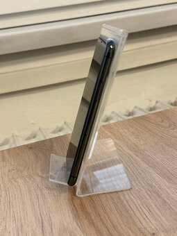PREDANÉ Dobrý deň Ponúkam na predaj iPhone 11 PRO 512GB - 6