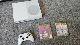 Xbox One S 1TB + joypad a hry - 6
