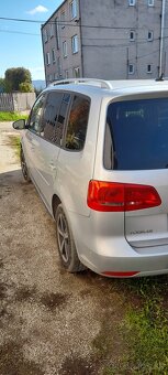 Predám volkswagen touran 2010 1.6tdi 77kw - 6