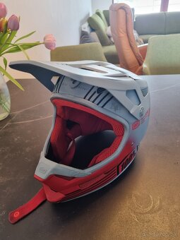 100% status helma - 6