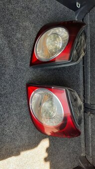 Zadné svetlá vw golf 5 plus - 6