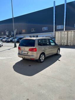 POZOR POZOR POZORVolkswagen Touran 1.6 TDI 77KW - 6